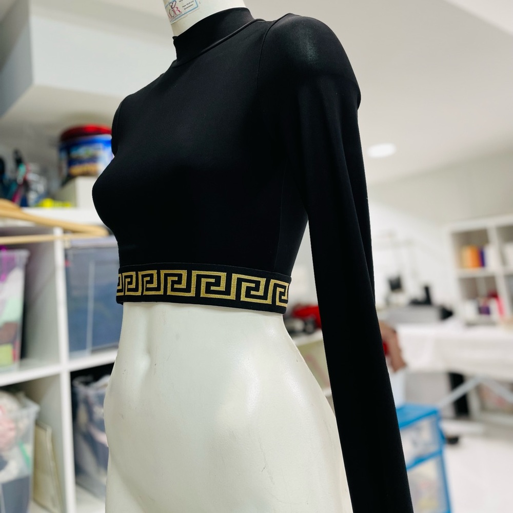 Top greca style
